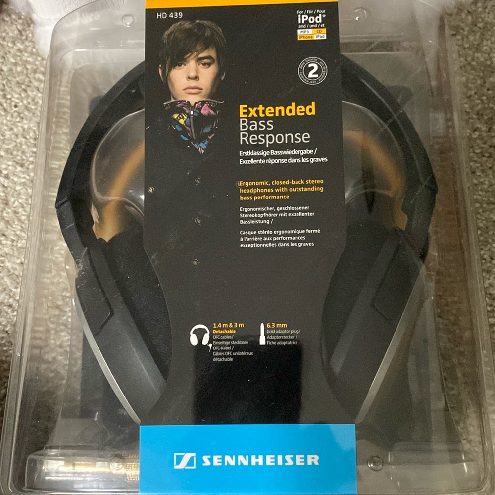 Never opened/NEW: HD 439 superior sound headphones